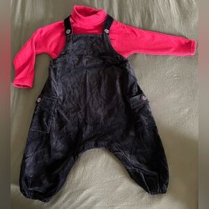 Banana Republic Baby - 18-24 Months - 2 piece overall set - Used once